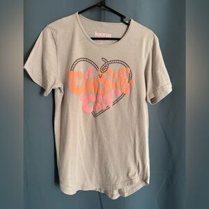 ✨ KAERAZ “A Cowgirl Can” Graphic T-Shirt ✨
Size: Medium